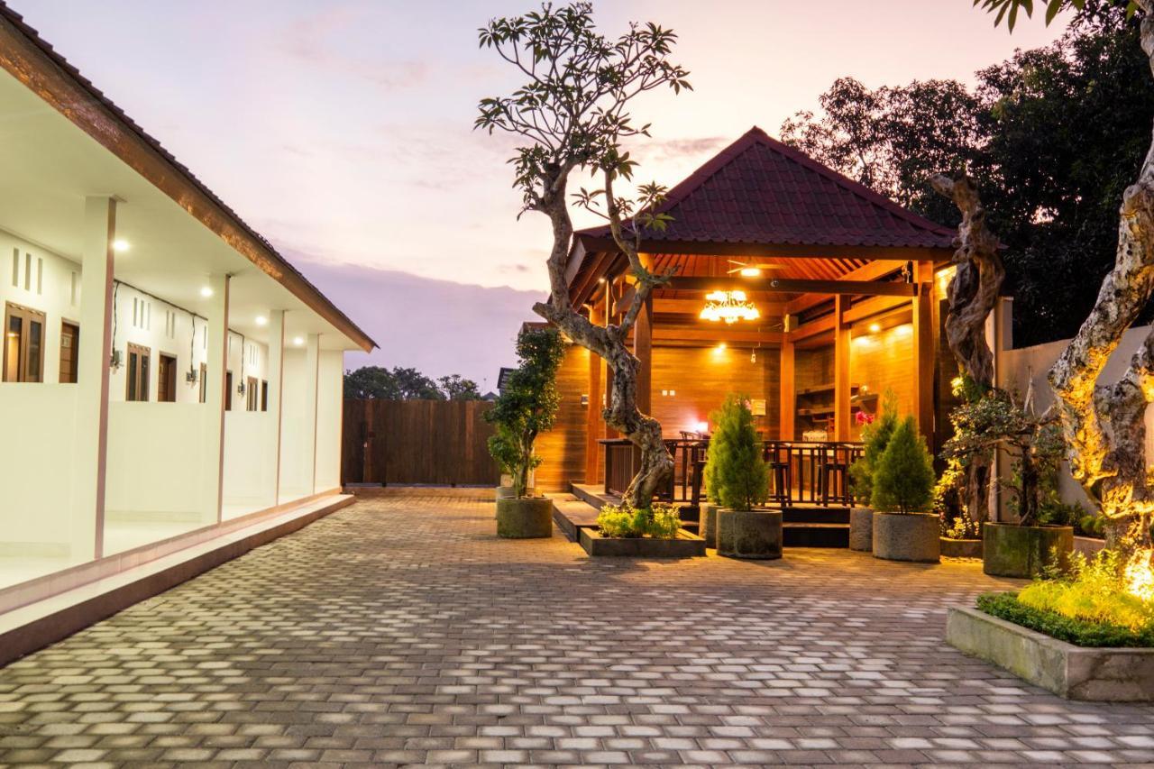 Oyo 3716 Dijobi Hotel Sempidi Luaran gambar
