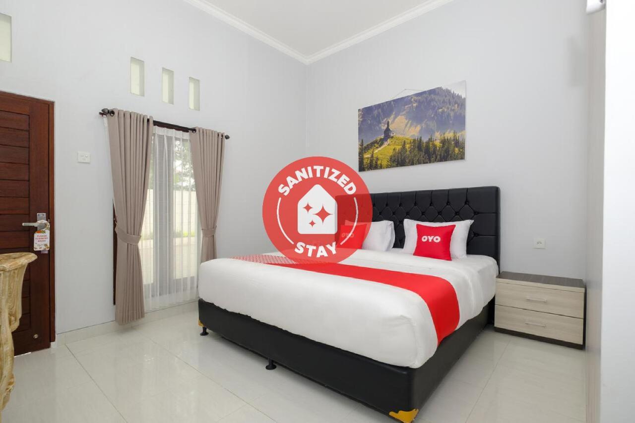 Oyo 3716 Dijobi Hotel Sempidi Luaran gambar