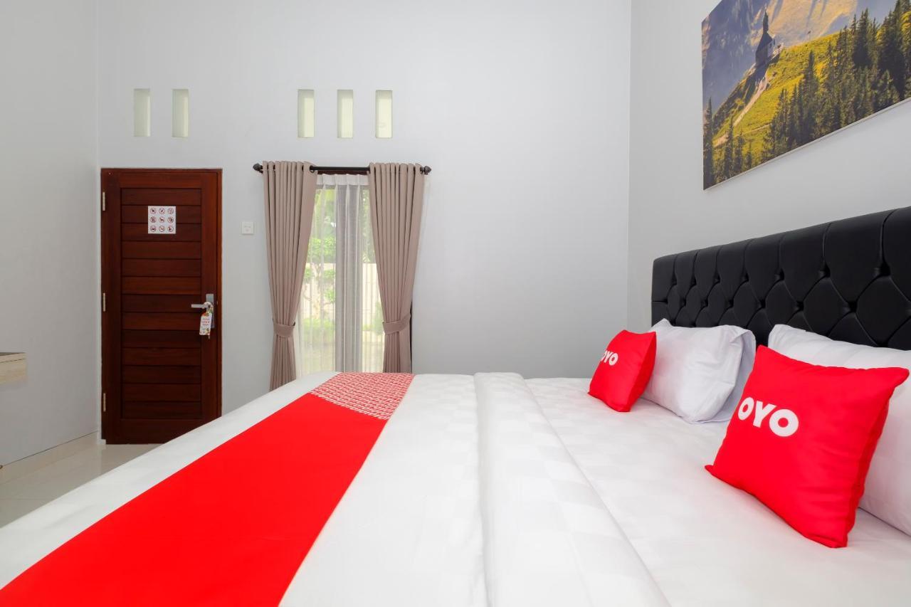 Oyo 3716 Dijobi Hotel Sempidi Luaran gambar