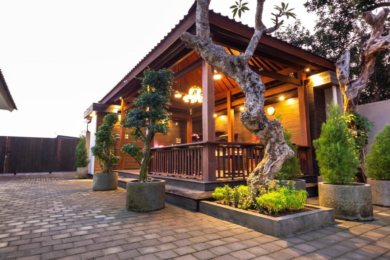 Oyo 3716 Dijobi Hotel Sempidi Luaran gambar