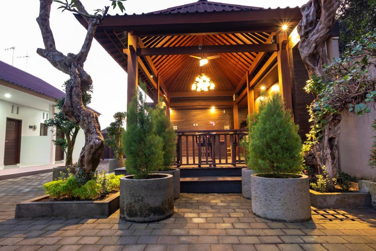Oyo 3716 Dijobi Hotel Sempidi Luaran gambar